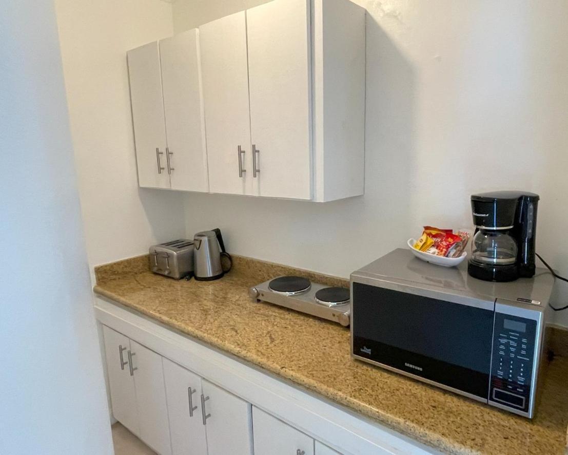 Hummingbird Retreat - Luxury Oceanview Apt, 7-Minute Walk To Beach Ocho Rios Ngoại thất bức ảnh